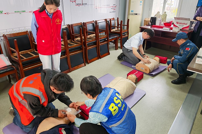 1745896125176556.jpg 3-700.jpg